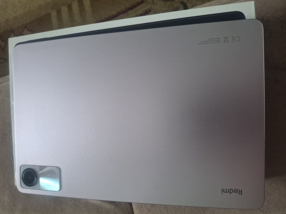 продам  планшет Редми