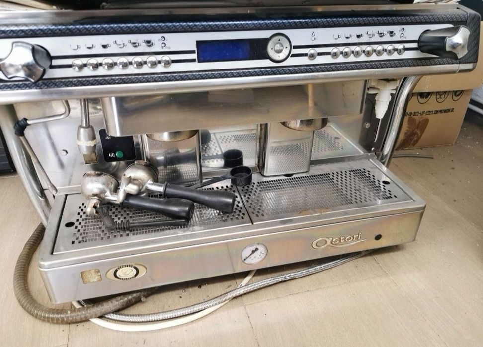 Aparat espresso Astoria (funcțional, nerevizionat)