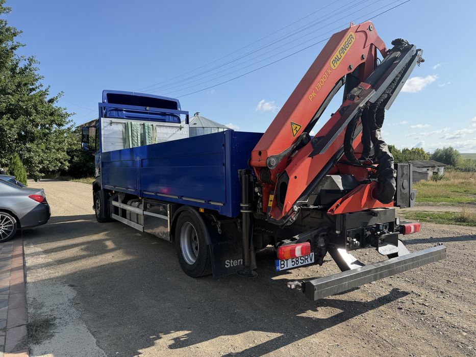 Mercedes Benz Antos 1833 cu macara PALFINGER PK13001K