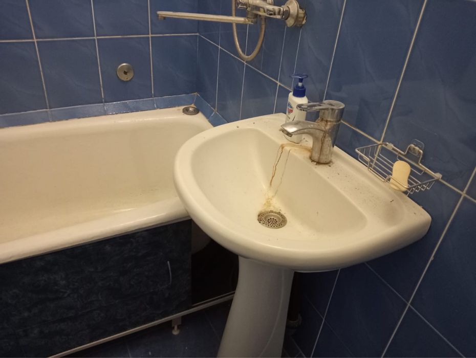 Продам ванну чугунную