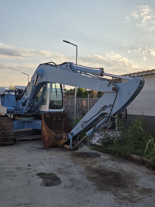 Excavator 22 to liebherr