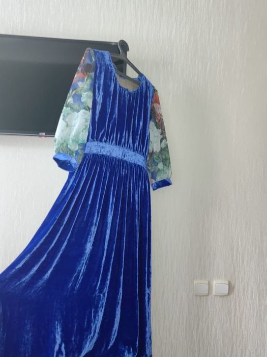 Продам платья,натуральный бархат(тылкы),шифон,велюр.Нарядные,в идеа со