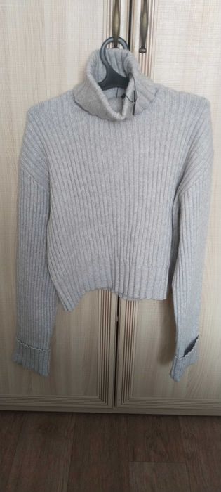 Продаю новый свитер-топ