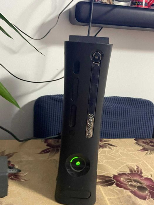 Vand consola xbox 360 120gb hdd stare perfecta livrare 5lei