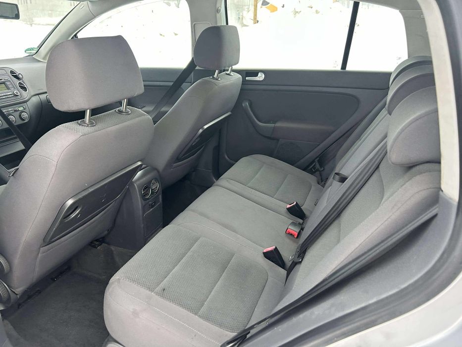 Vand  Golf5 Plus  2.L Benzina