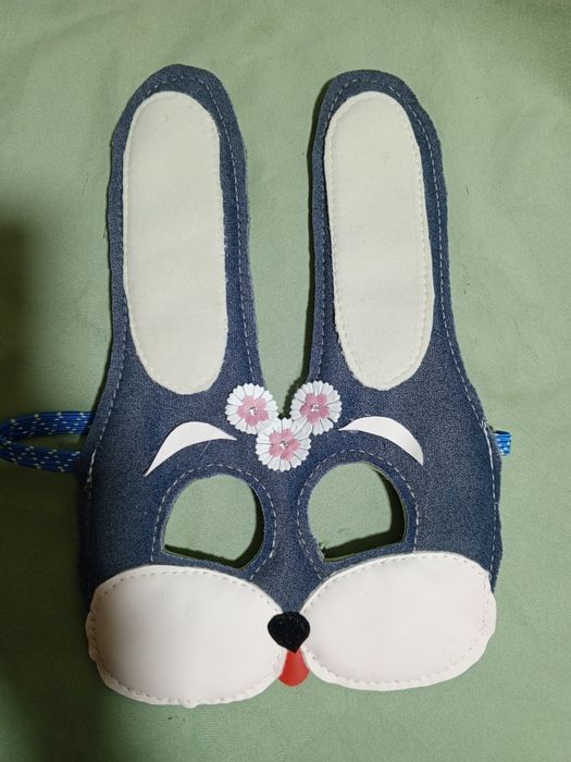 Маска Зайца. Велюр, кожзам, поролон.