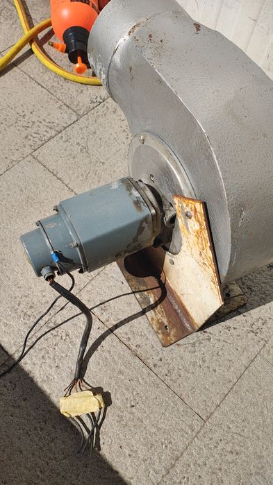 Мощна помпа за батут