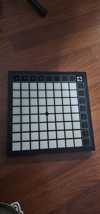 Hartke HL77, launchpad X, zoom b1x four