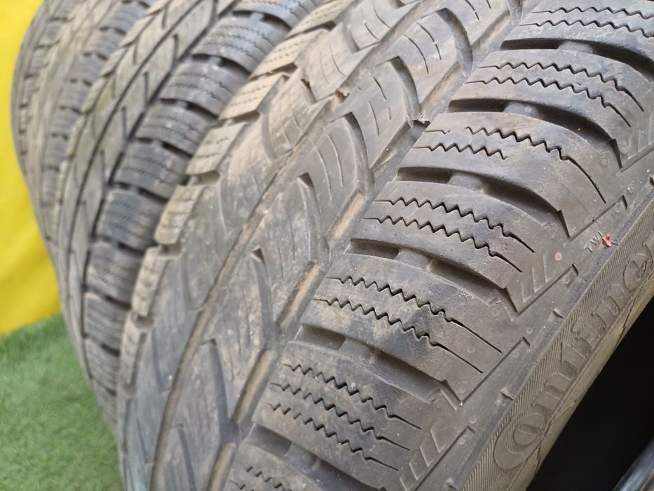 Шины 235/65 R16c Continental комплект.