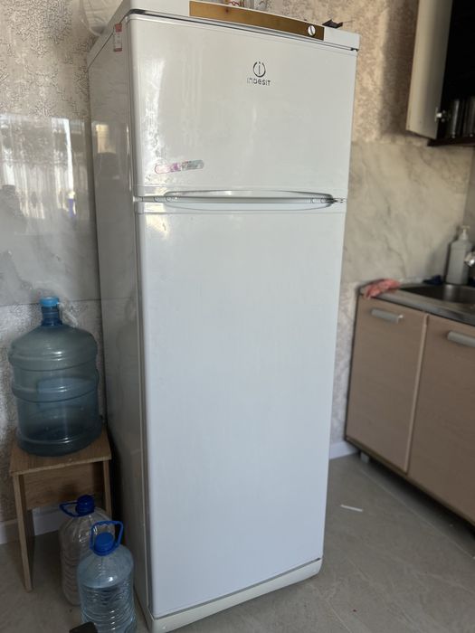 продам холодильник