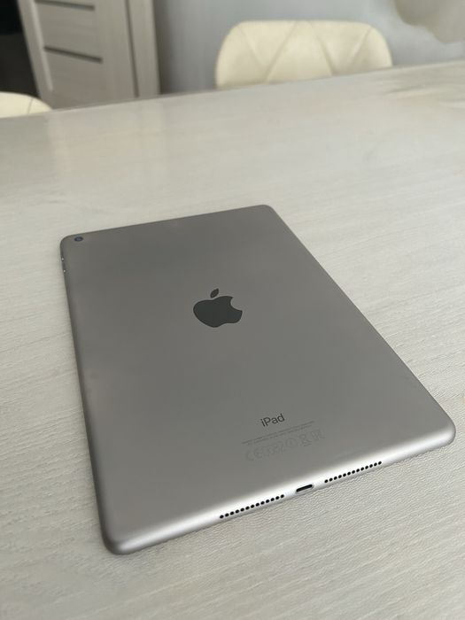 iPad 2017 (5 поколение) 32GB Space Grey