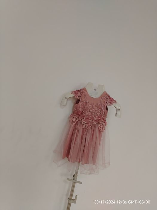 Срочно продам детское платье дёшево