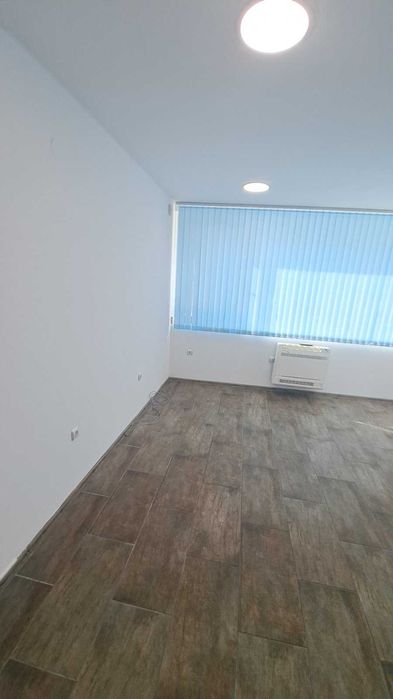 Дава се под наем Офис в Варна, Център - 132 кв.м за 1500 € - Снимка #10