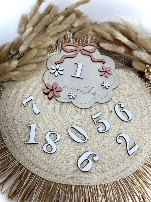 Дървена табелка с месеци