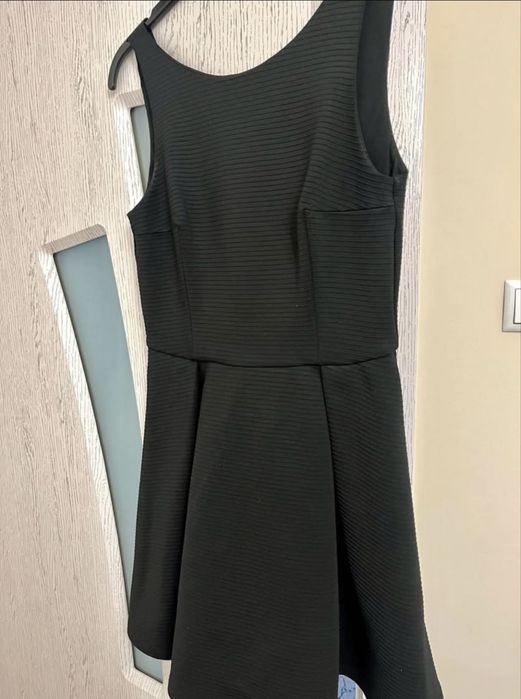 Роклята е без забележки