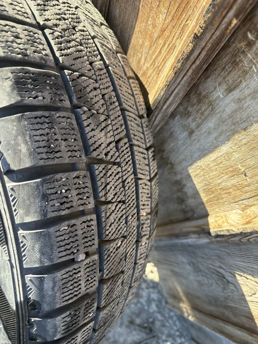 продам шины 215/55/17