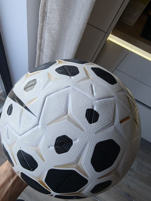 Nike Aerosculpt FIFA Quality PRO