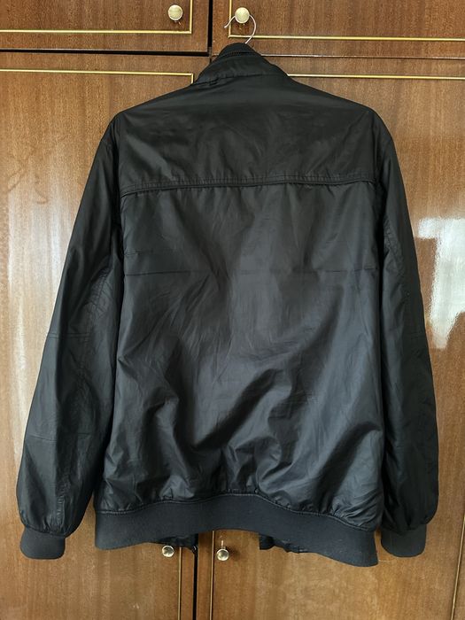 Продам куртку ветровку