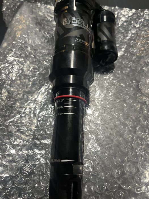 Rockshox super deluxe ultimate thrushaft