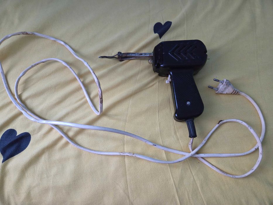 Pistol lipit romanesc defect