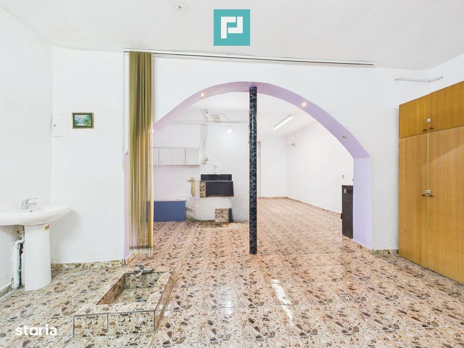 Spațiu comercial central, în Sântana - Arad
