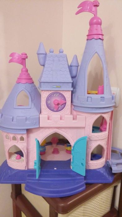 Оригинален Дисни замък