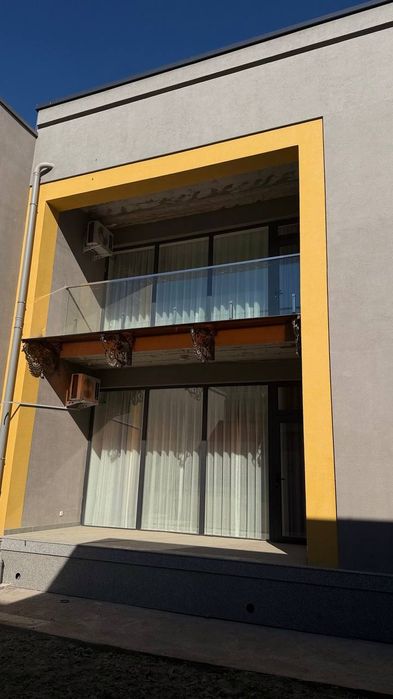 Сдаётся  двух  этажный, коттедж,таунхаус, дом в элитном районе