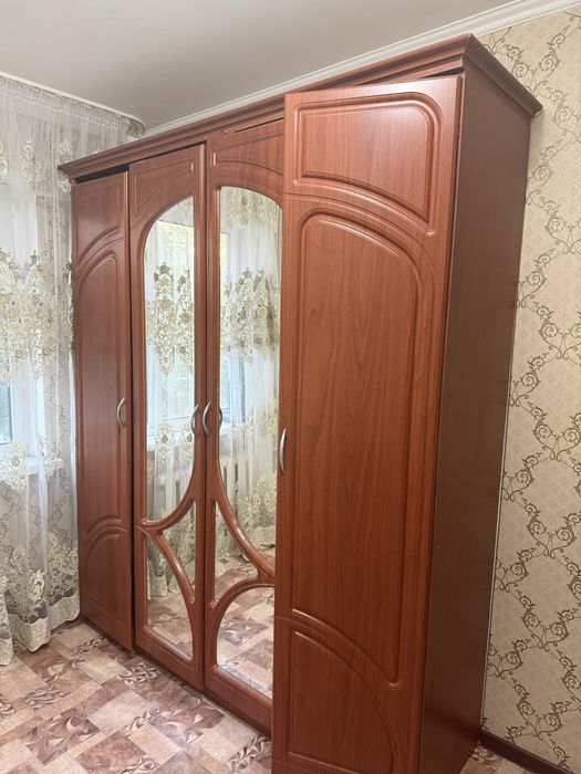 Шкаф 2 зеркало он беске