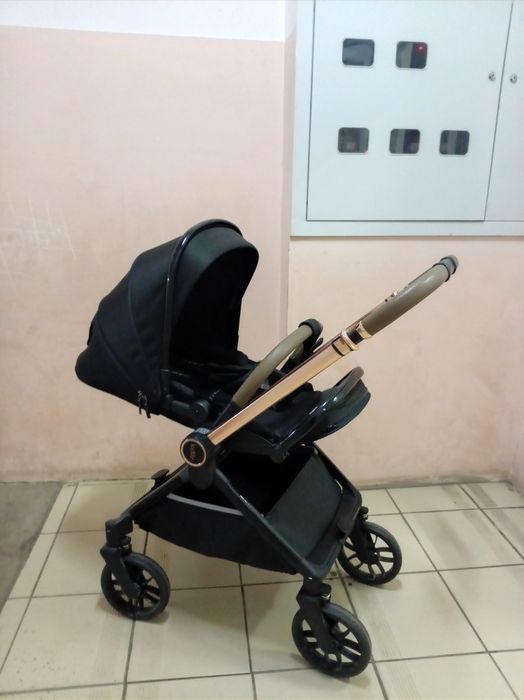 Продам прогулочную коляску