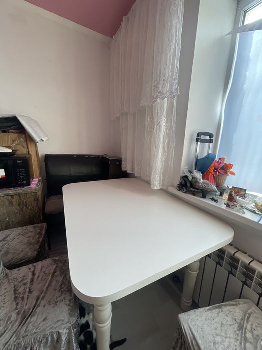 Стол сатылады срочно ақ түс