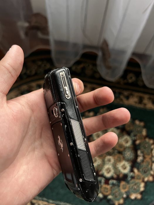 Продам телефон Vertu