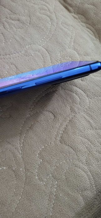 Samsung s10lite новый экран чистый, трещина в защитке