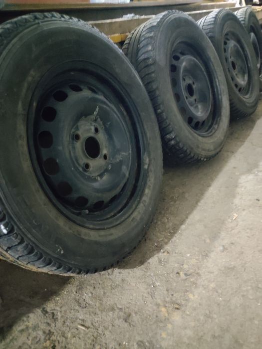 Комплект зимних колёс в сборе..