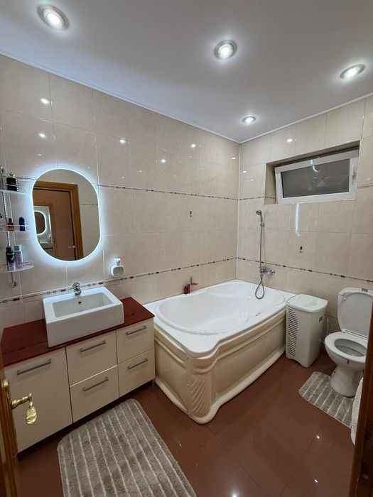 Vand casa ultracentral în Sebes