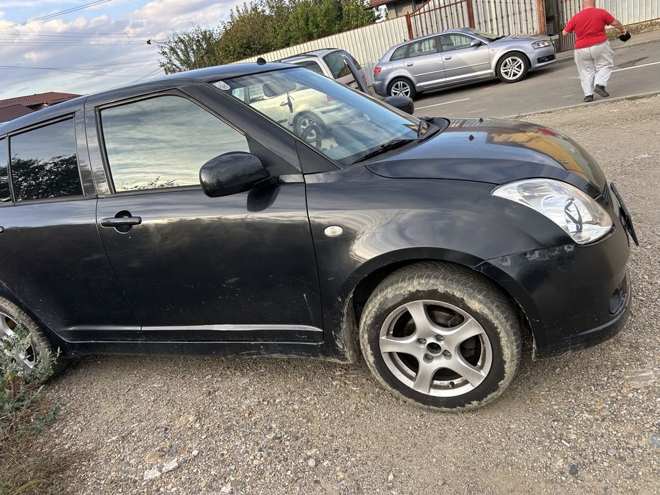 dezmembrez suzuki swift 2005