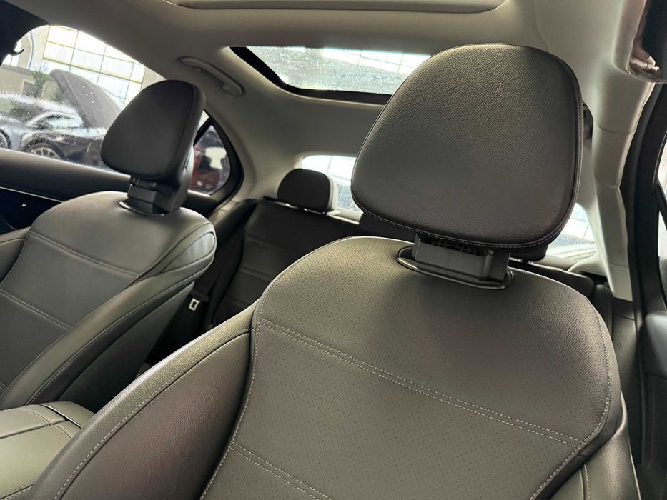 Mercedes C300e 4matic avariat pret fix