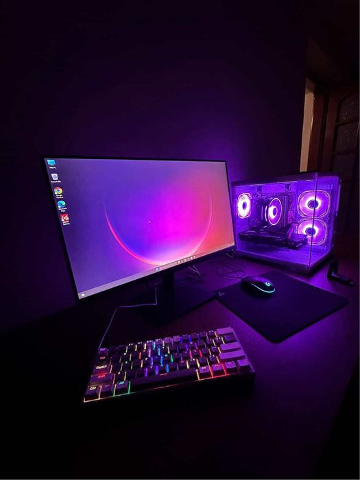pc gaming + monitor + casti,tastatura, mousepad