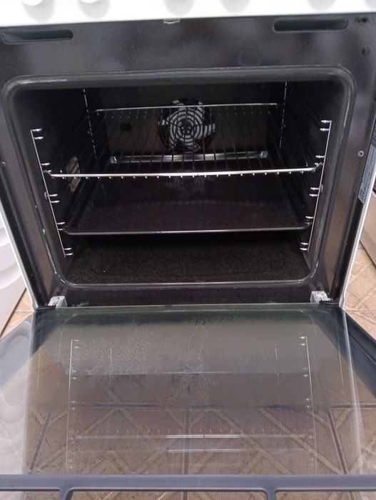 Свободно стояща печка с керамичен плот Voss Electrolux 2годиниГаранция