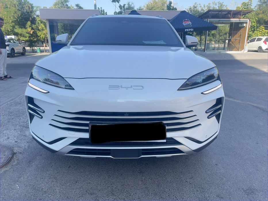 Срочно продается BYD Song plus DM-I Champion