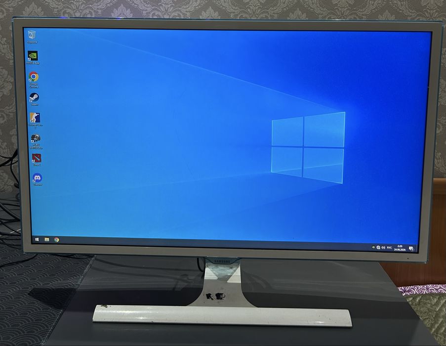 Монитор Samsung 32Дм