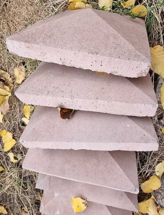 18 capace stâlpi gard - pălării