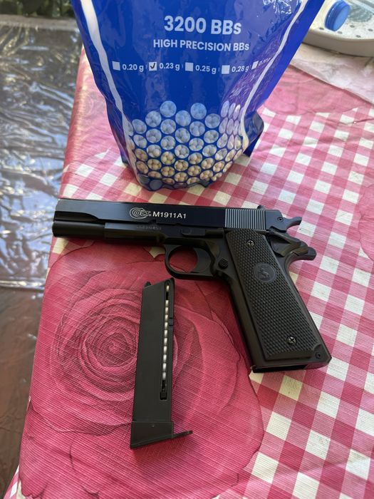 airsoft пистолет