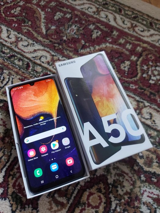 Самсунг А50 64 гб как новая