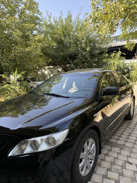 Toyota camry black