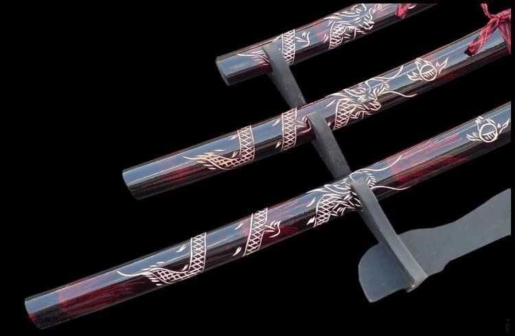 Катана Червен Дракон Комплект Заострени Дървени Кании Тройна поставка