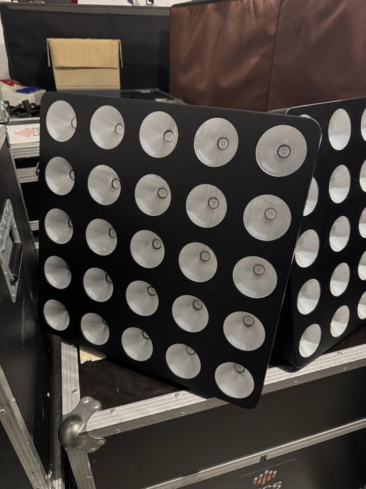 Vând 2 buc Stairville Led Matrix Blinder 5x5 RGBWW