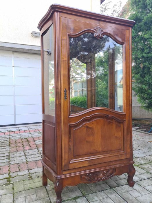 Mobila reconditionata