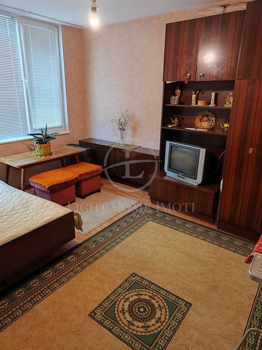 Продава се Тристаен апартамент в Пловдив, Христо Смирненски - 84 кв.м за 1834 €/кв.м - Снимка #8