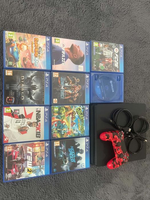Vand PS4 cu 10 jocuri