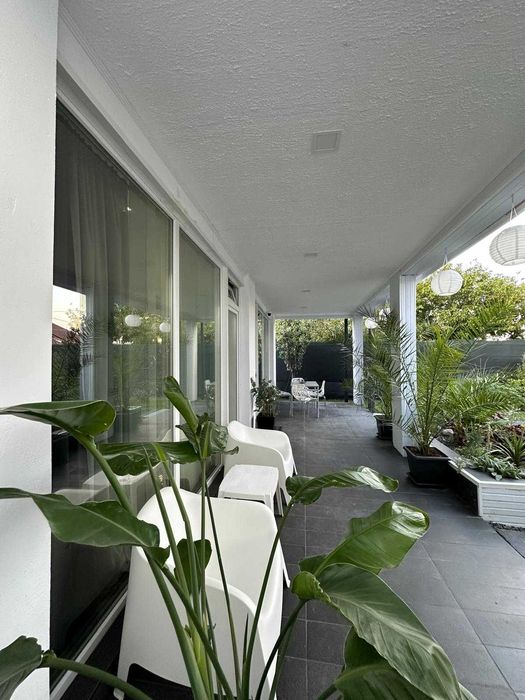 Casă modernă, design deosebit, complet mobilată